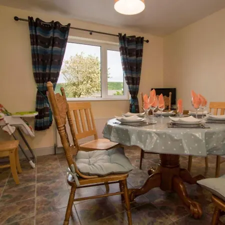 Feriehus 3-bed House In With Panoramic Hillside Se Clonmany